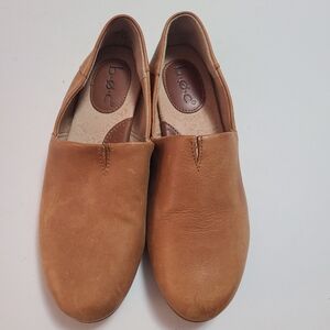 BCO Women's Tan Leather Comfy Minimalist Travel Casual Trendy Neutral Sz 7.5 M